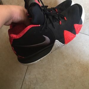 Kyrie 4s